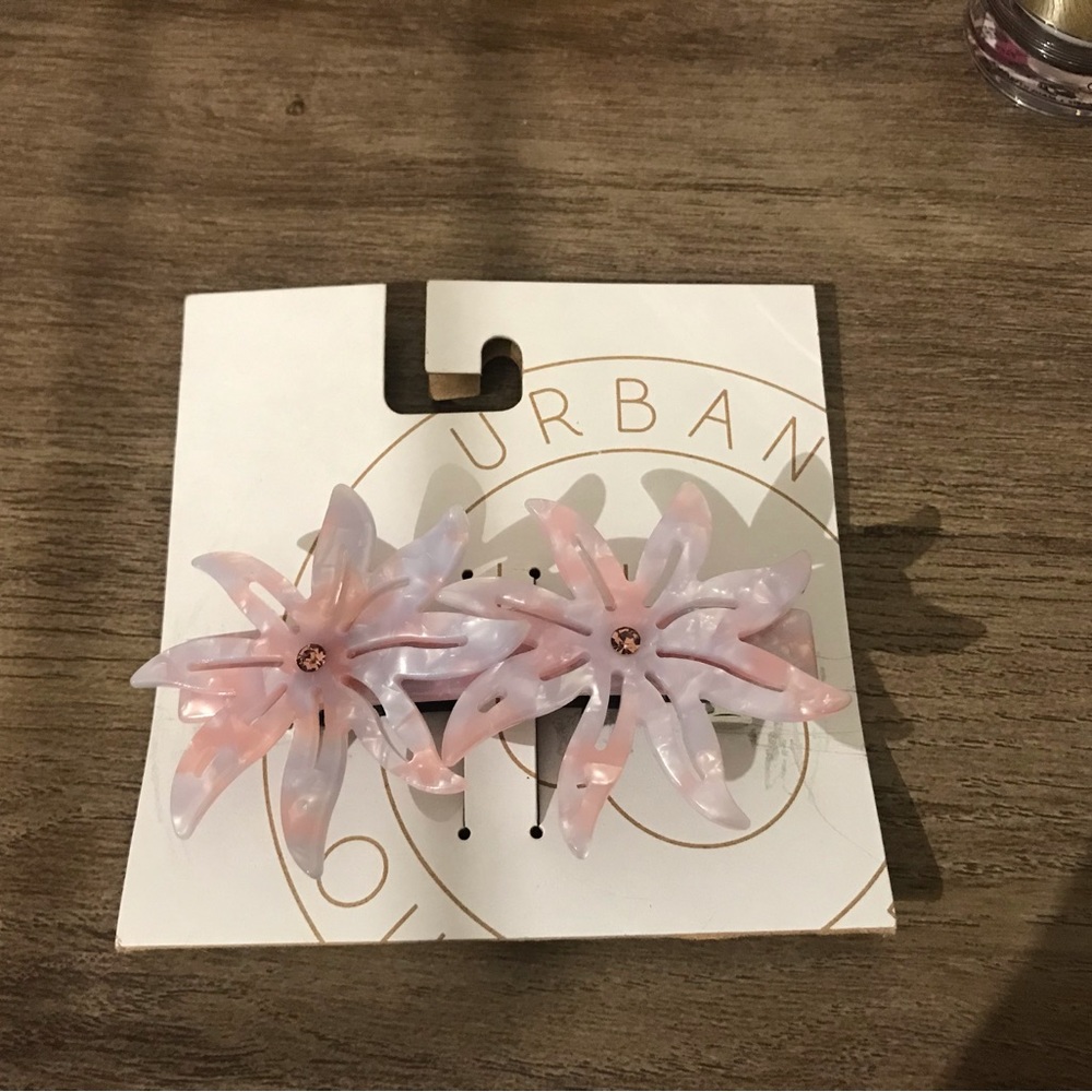 UO Icon Hair Clip